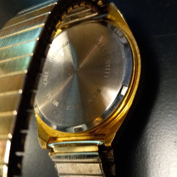 Gold and Red Remington Electra Watch - Picture 5 of 5